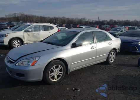 2007 Honda Accord 2.4 Ex z USA, uszkodzony, nr VIN 1HGCM56837A111157